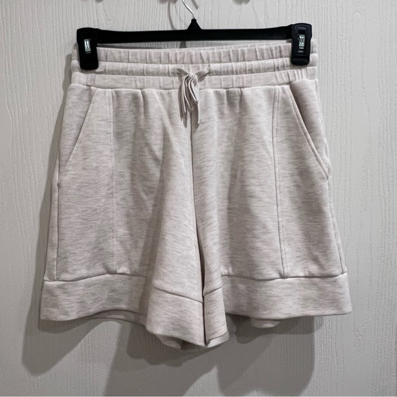 Varley Atrium High Rise Shorts - Picture 6 of 9